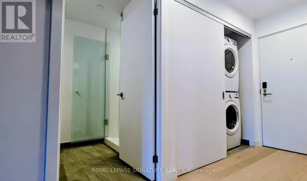 Toronto (mount Pleasant East), ON M4G3C4,1720 Bayview AVE West #205