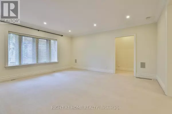 Toronto (yonge-eglinton), ON M5P1A6,119 Chaplin CRES #Main