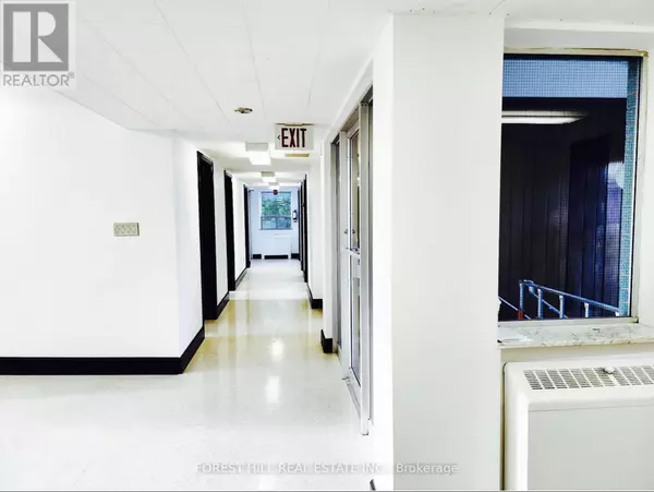 Toronto (trinity-bellwoods), ON M5T2R9,226 Bathurst ST #300