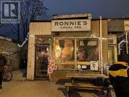 Toronto (kensington-chinatown), ON M5T1M6,69 NASSAU STREET