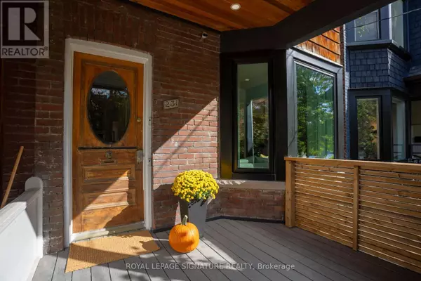 Toronto (dufferin Grove), ON M6H3B8,231 HAVELOCK STREET