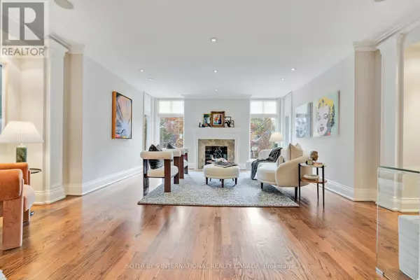 Toronto (casa Loma), ON M4V2S9,103 RUSSELL HILL ROAD