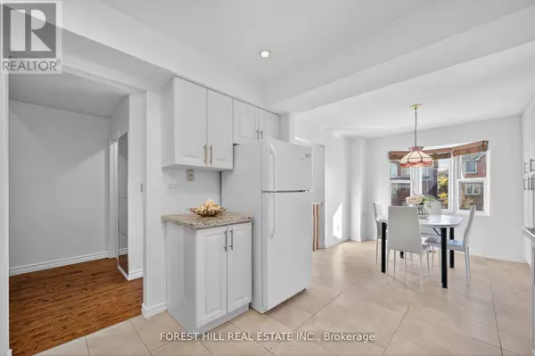 Toronto (westminster-branson), ON M2R3T8,38 CARNIVAL COURT