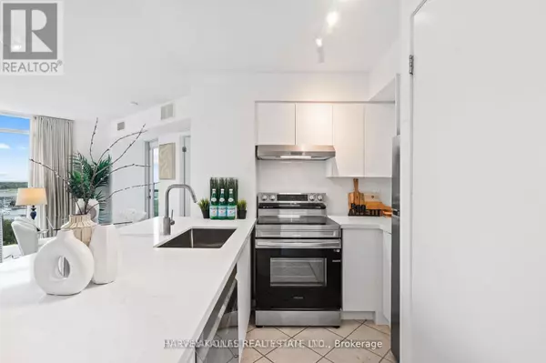 Toronto (niagara), ON M5V1B1,219 Fort York BLVD #1608