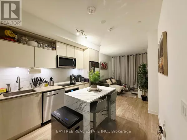 Toronto (moss Park), ON M5A1Y4,135 Lower Sherbourne ST West #425