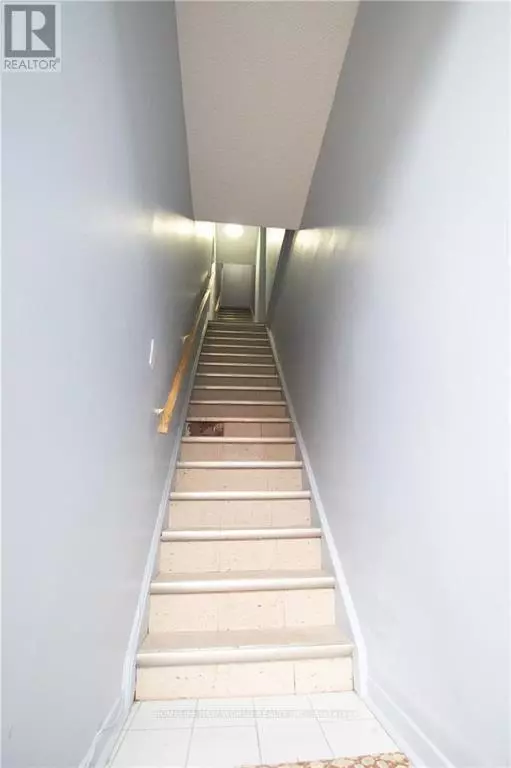 Toronto (dufferin Grove), ON M6H1B3,1104 College ST #2nd floor