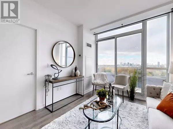 Toronto (henry Farm), ON M2J0E2,52 Forest Manor RD #621