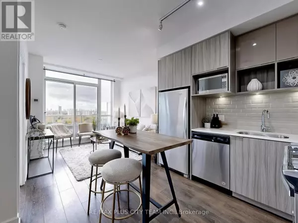 Toronto (henry Farm), ON M2J0E2,52 Forest Manor RD #621