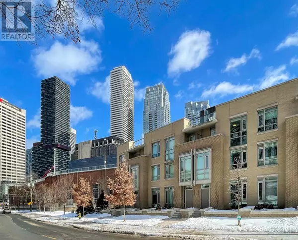 223 Duplex AVE #TH121, Toronto (yonge-eglinton), ON M5P2B1