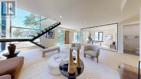 28 DUNSMORE GARDENS, Toronto (clanton Park), ON M3H3M2