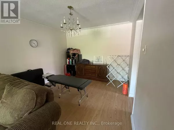 Toronto (bayview Woods-steeles), ON M2H1P3,20 Mallaby RD ##C