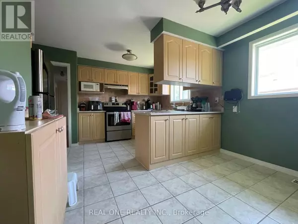 Toronto (bayview Woods-steeles), ON M2H1P3,20 Mallaby RD ##C