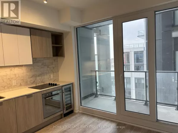 Toronto (humewood-cedarvale), ON M5P0A6,2020 Bathurst ST #739