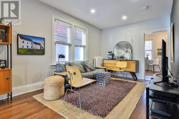 Toronto (oakwood Village), ON M6E2Y4,663 VAUGHAN ROAD