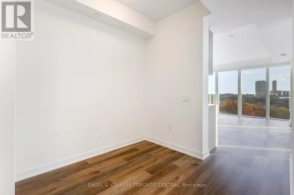 Toronto (banbury-don Mills), ON M3C0S4,1 Quarrington LN #613