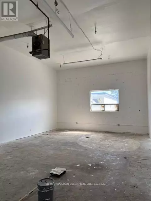 Toronto (thorncliffe Park), ON M4G1Y9,28 industrial ST #110