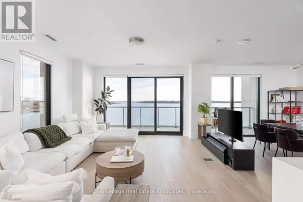 Toronto (waterfront Communities), ON M5A0L3,118 Merchants' Wharf #410