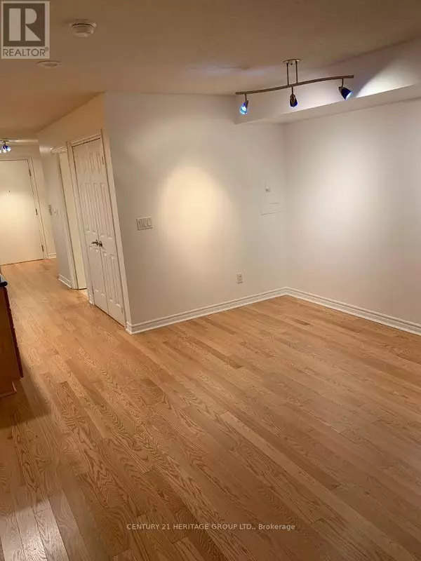 Toronto (waterfront Communities), ON M5V3P6,250 Wellington ST West #534