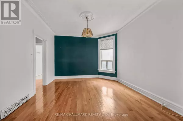 Toronto (annex), ON M5R1P3,112 WELLS STREET