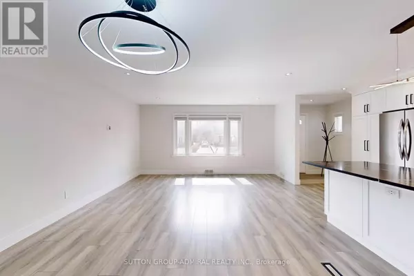 Toronto (englemount-lawrence), ON M6A1L1,76 RIDGEVALE DRIVE