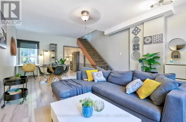 Toronto (trinity-bellwoods), ON M6J2W5,108 SHAW STREET