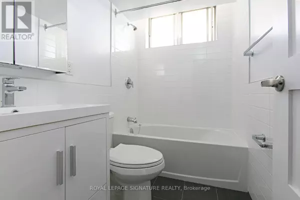 Toronto (mount Pleasant East), ON M4P1N5,525 Eglinton AVE East #203