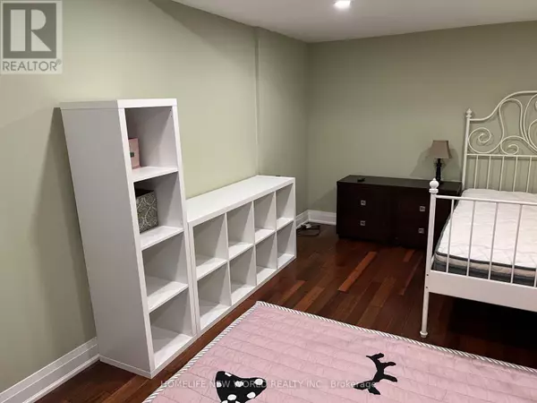 Toronto (newtonbrook East), ON M2N0K3,15 KENNETH WOOD CRESCENT