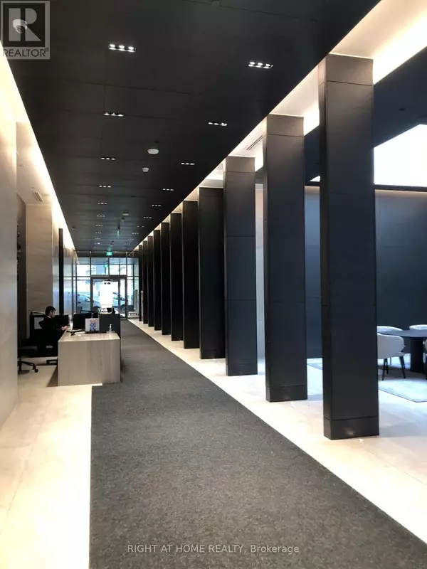 Toronto (mount Pleasant West), ON M4S2B4,2221 Yonge ST #2505