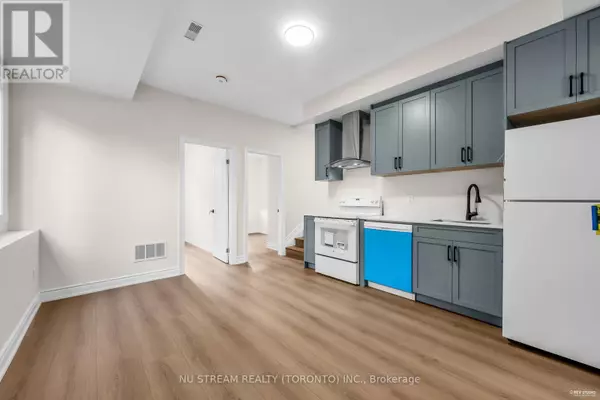 Toronto (newtonbrook West), ON M2R2C9,GARDEN SUITE - 25 DEVONDALE AVENUE