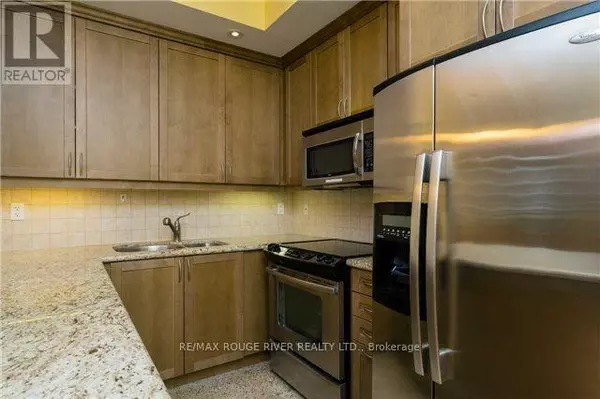 Toronto (niagara), ON M5V1A8,628 Fleet ST #302