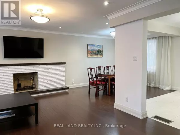 Toronto (westminster-branson), ON M2R3C5,260 Fisherville RD #Upper