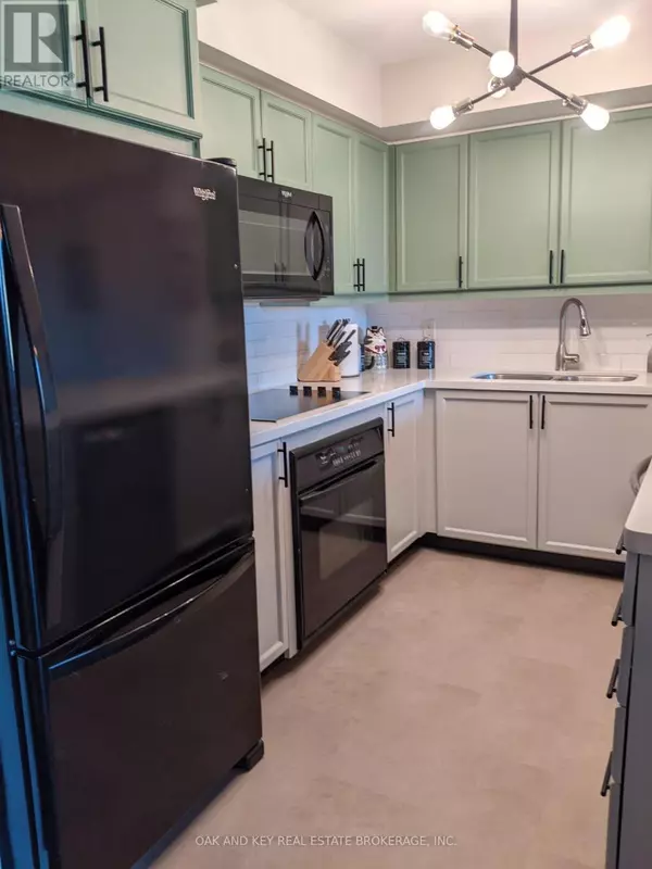 Toronto (mount Pleasant West), ON M4S3H4,245 Davisville AVE #613