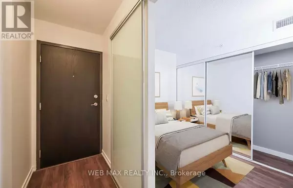 Toronto (little Portugal), ON M6J0C7,36 Lisgar ST West #205