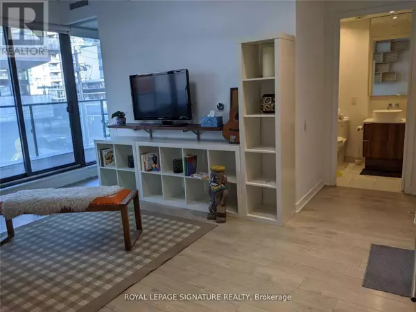 Toronto (mount Pleasant West), ON M4P0C6,185 Roehampton AVE #201