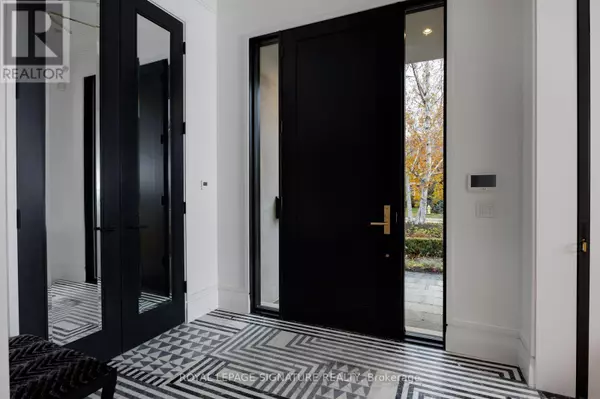 Toronto (lawrence Park South), ON M1N1T3,207 STRATHALLAN BOULEVARD