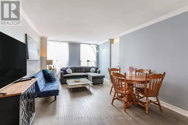 Toronto (englemount-lawrence), ON M6A1X5,130 Neptune DR #904