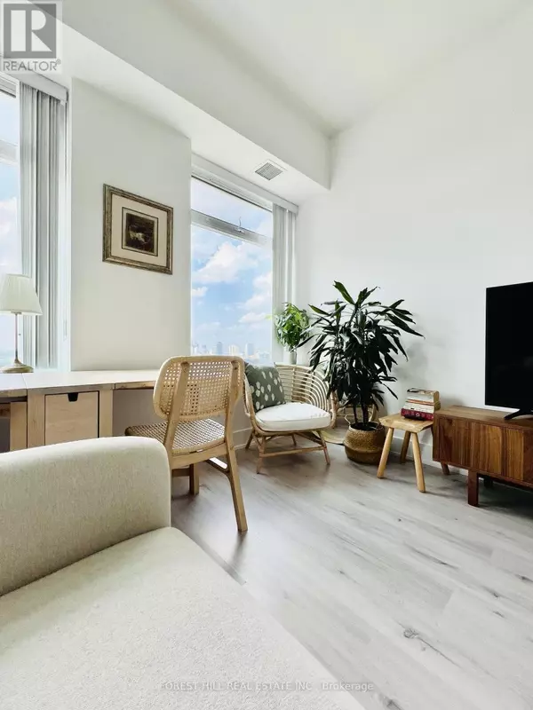 Toronto (yonge-st. Clair), ON M4V1N5,111 St Clair AVE West #1627