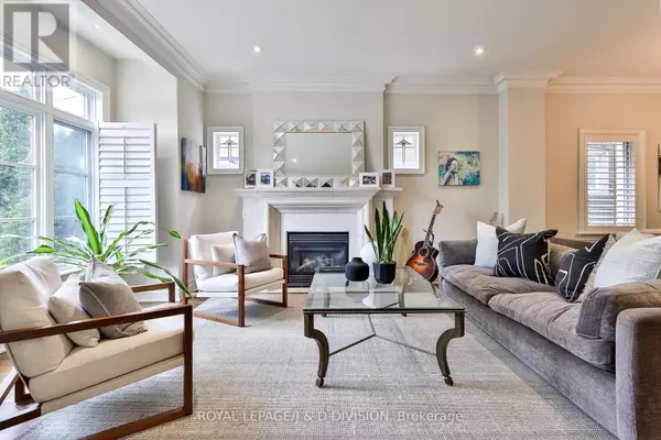 Toronto (leaside), ON M4G3G8,84 DONEGALL DRIVE