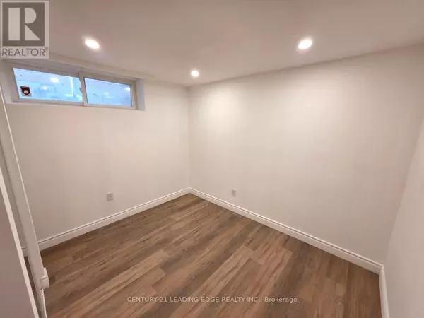 Toronto (bayview Woods-steeles), ON M2K2K4,16 Wyvern RD #Basement A