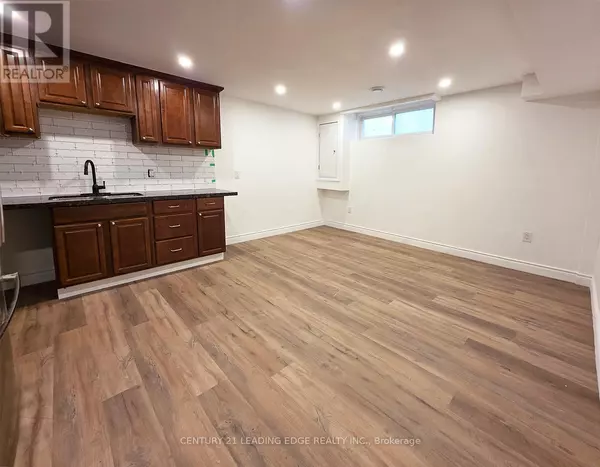 Toronto (bayview Woods-steeles), ON M2K2K4,16 Wyvern RD #Basement A