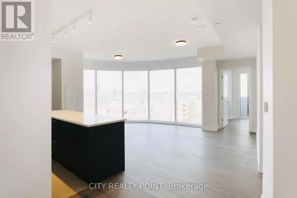 Toronto (forest Hill North), ON M6B2Y9,2525 Bathurst ST #707