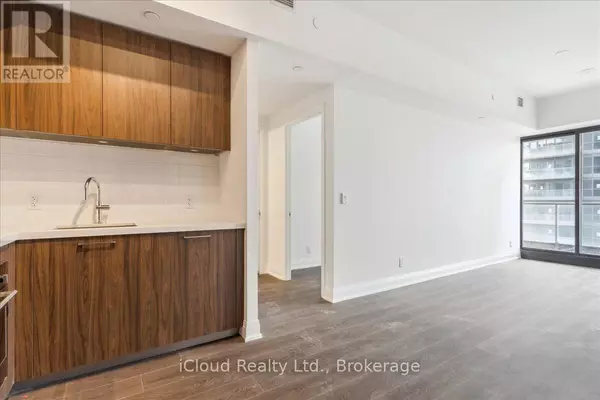 Toronto (thorncliffe Park), ON M4G0C9,33 Frederick Todd WAY #1012