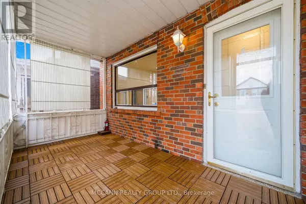 Toronto (oakwood Village), ON M6E3L5,496 Northcliffe BLVD #Mn&2nd