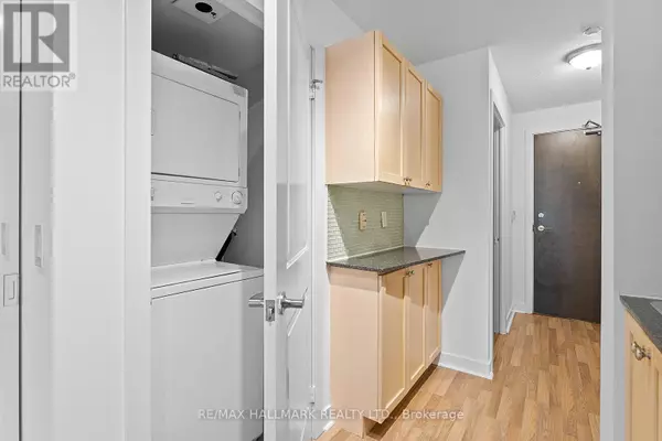 Toronto (niagara), ON M6K3R9,50 Lynn Williams ST #902