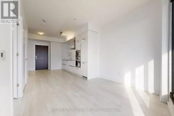 Toronto (mount Pleasant West), ON M4S0B8,2221 Yonge ST #4904