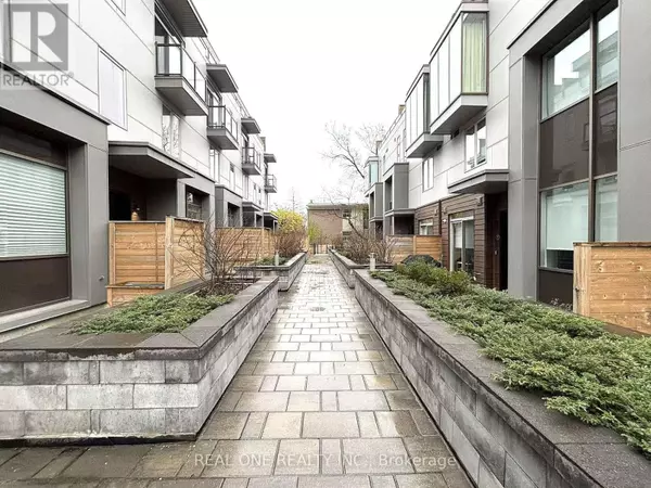 35 Dervock CRES #3, Toronto (bayview Village), ON M2K0G7