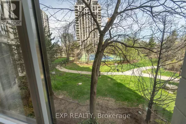 Toronto (willowdale East), ON M2N7E3,80 Harrison Garden BLVD #220