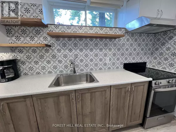 Toronto (wychwood), ON M6G2G8,168 Tyrrel AVE West #Lower