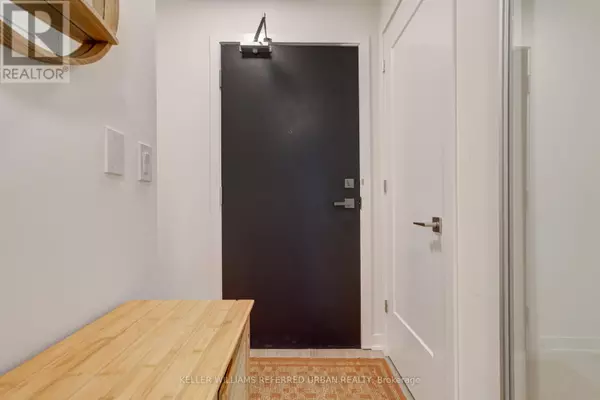 Toronto (oakwood Village), ON M6C0A4,840 St Clair AVE West #609