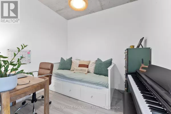 Toronto (waterfront Communities), ON M5V1Y1,458 Richmond ST West #1203